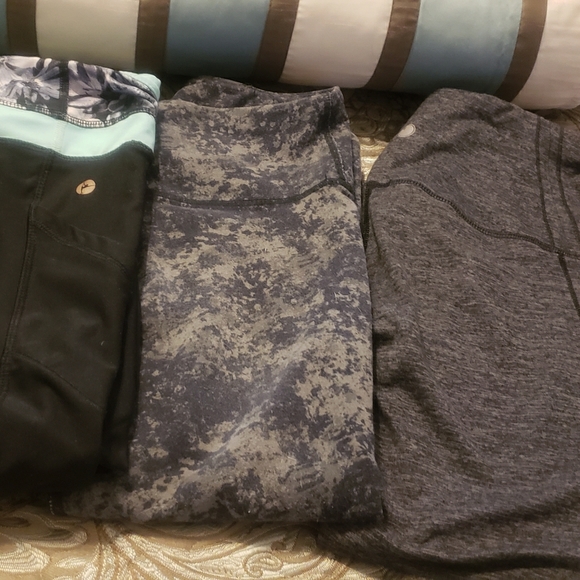 BUNDLE of 3 crop leggings - Picture 1 of 4